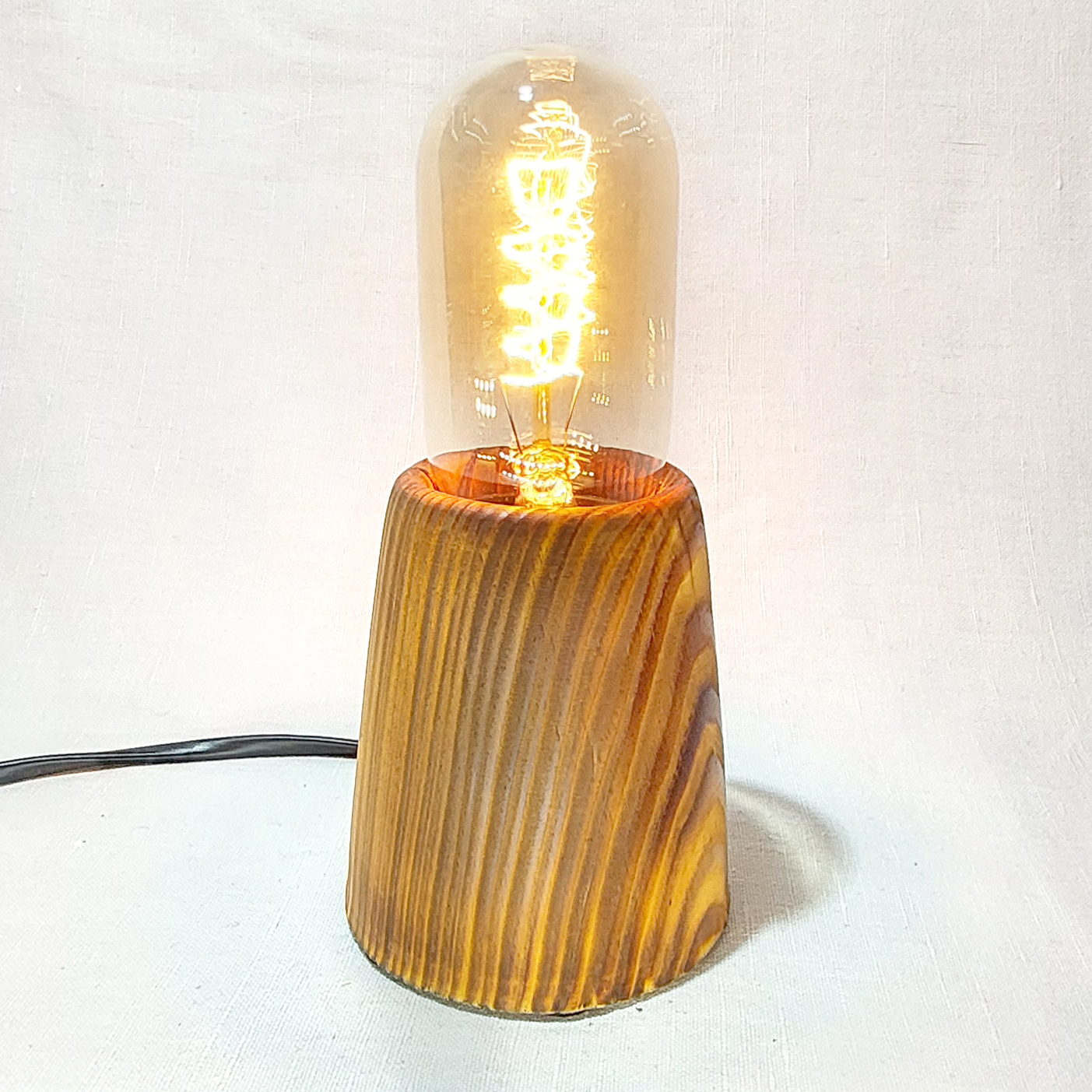 Світильник ручної роботи з лампою T45