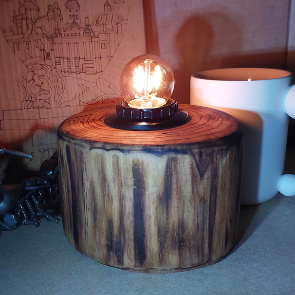 Світильник з ясеня напівтемного, LED-лампа Едісона G40G