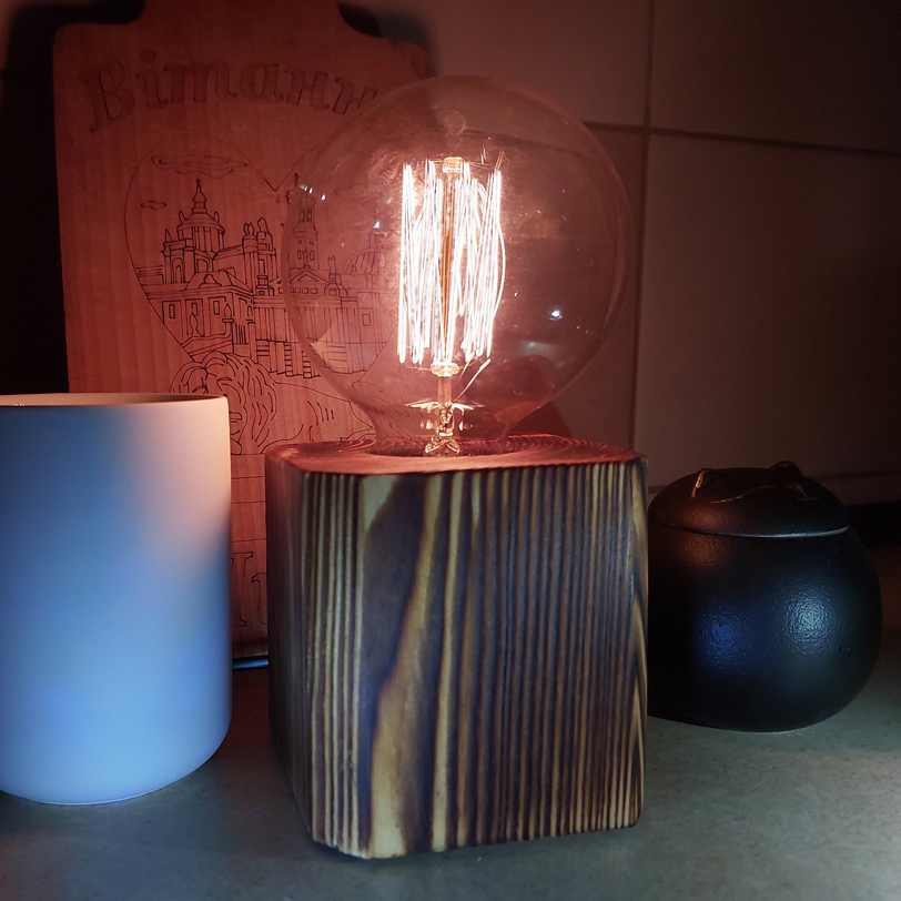 Світильник куб сосна з лампою Едісона G95