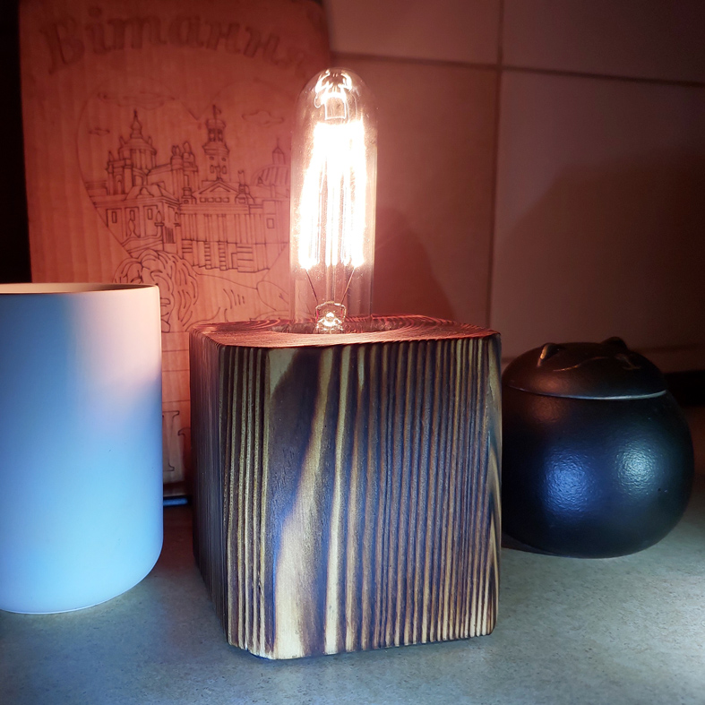 Світильник куб сосна з лампою Едісона T10