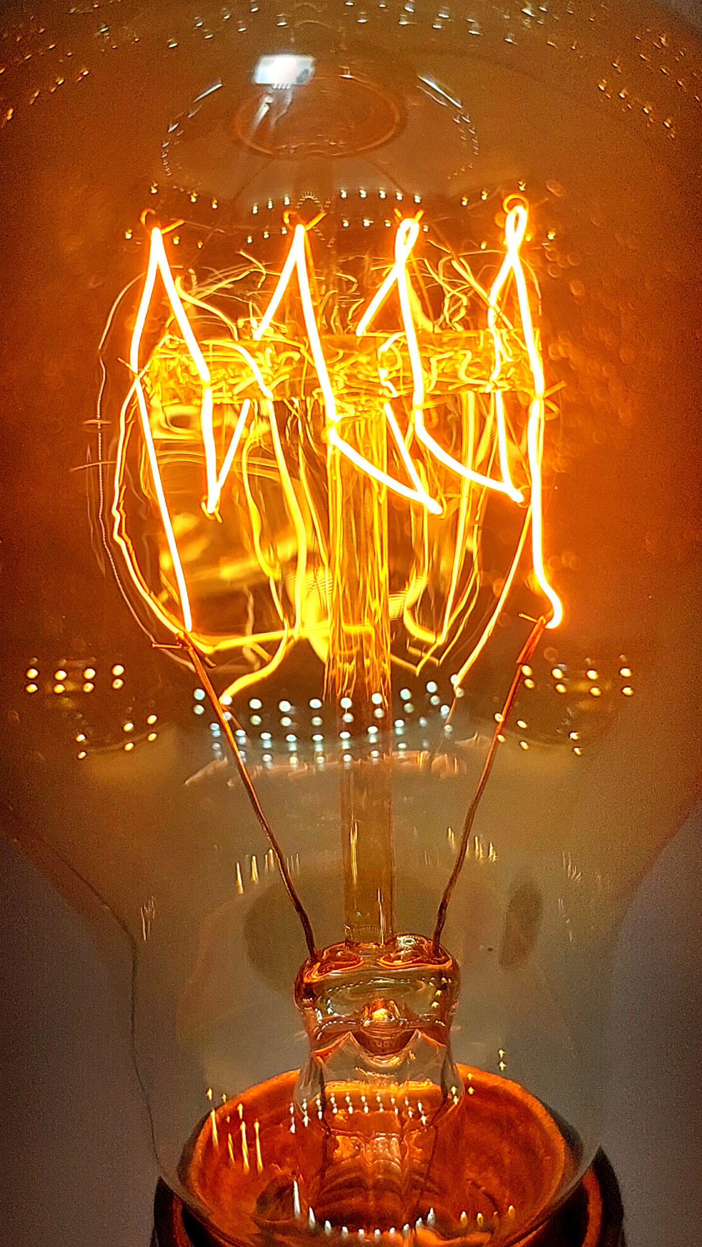 Середина лампи Едісона