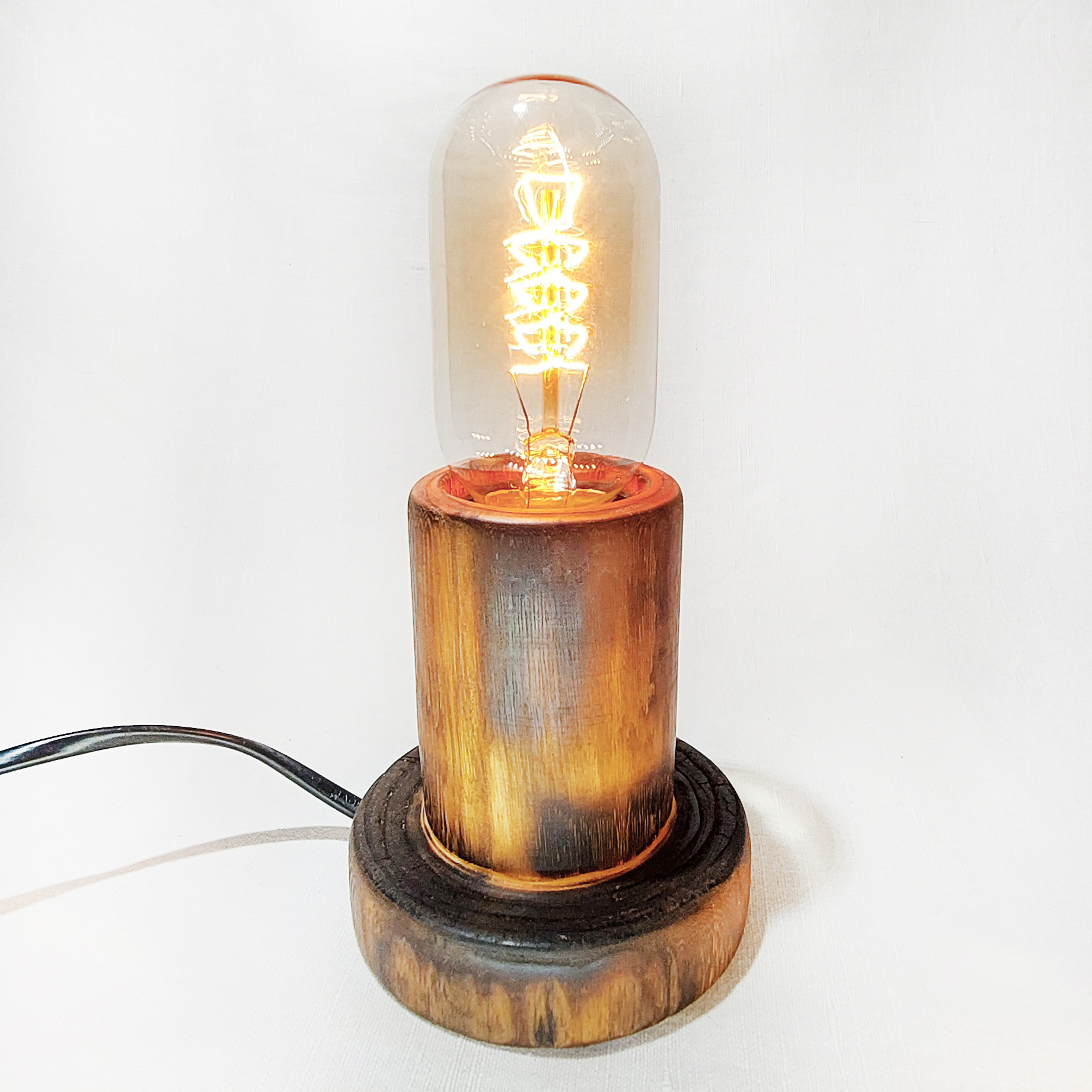 Лампа Едісона T10 у світильнику Факел