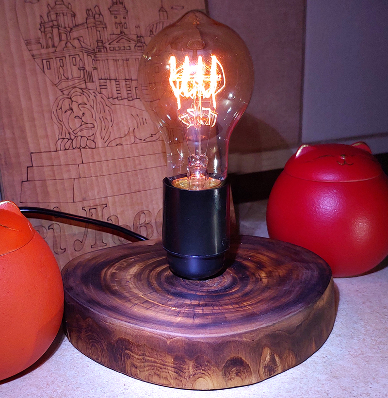 Світильник з ясеня з лампою Едісона A19